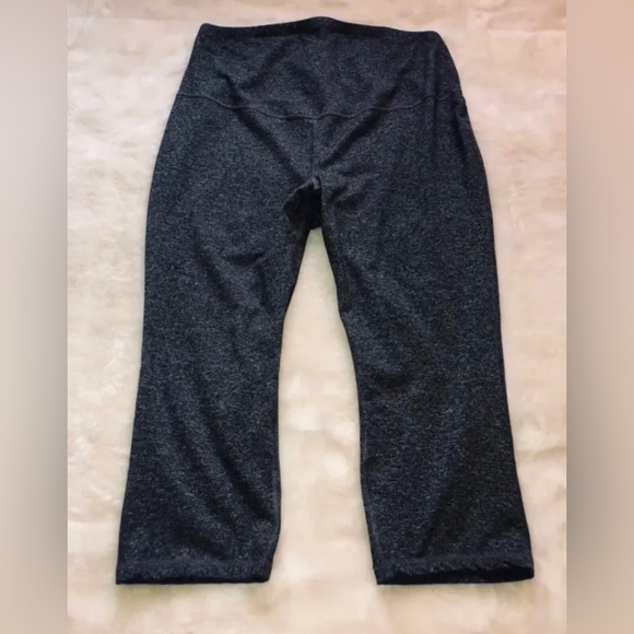 Activewear Capris - Picture 2 of 5